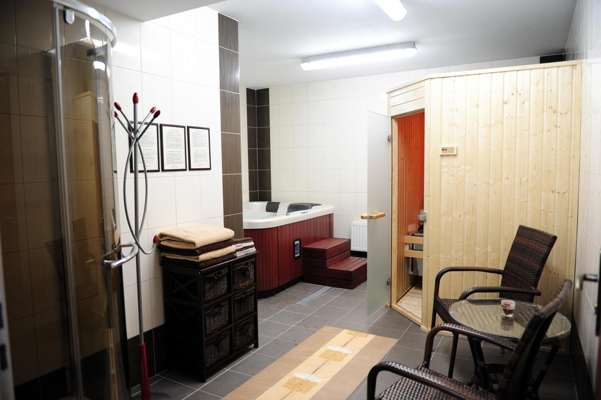 Hotel Maxim Kwidzyn Ngoại thất bức ảnh