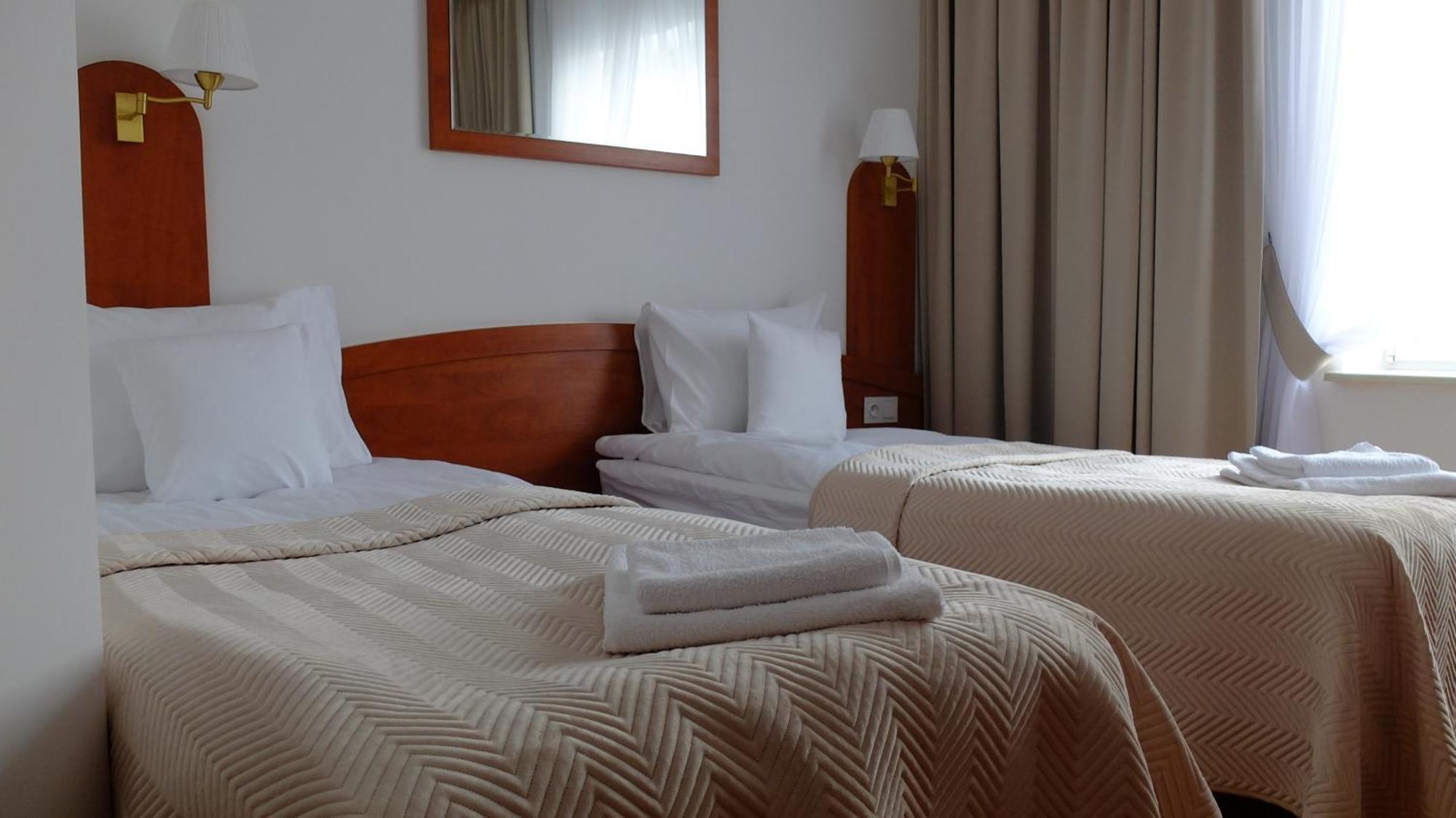 Hotel Maxim Kwidzyn Ngoại thất bức ảnh