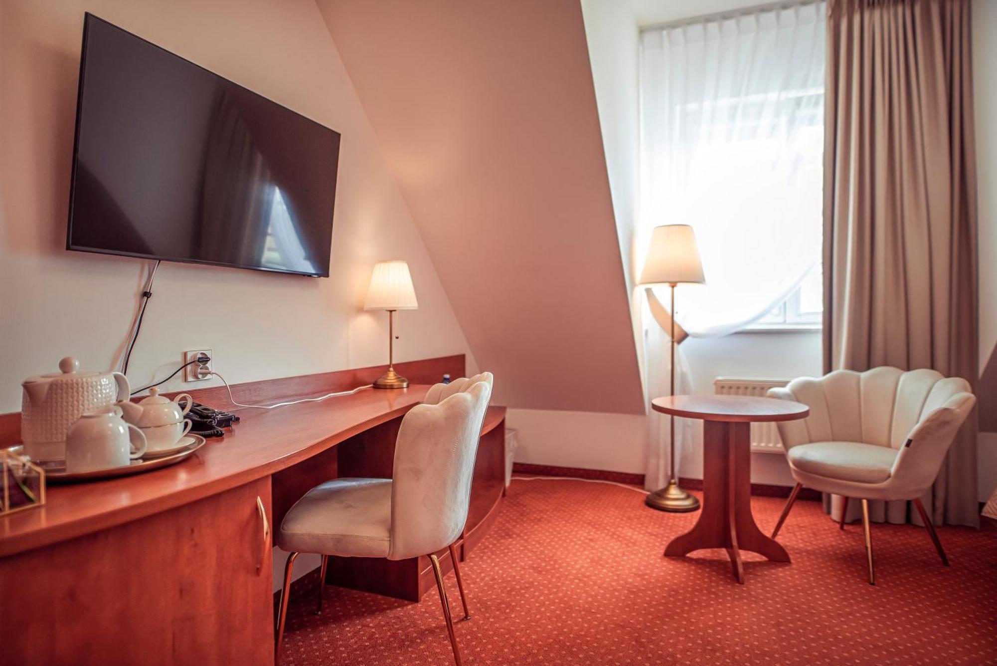 Hotel Maxim Kwidzyn Ngoại thất bức ảnh