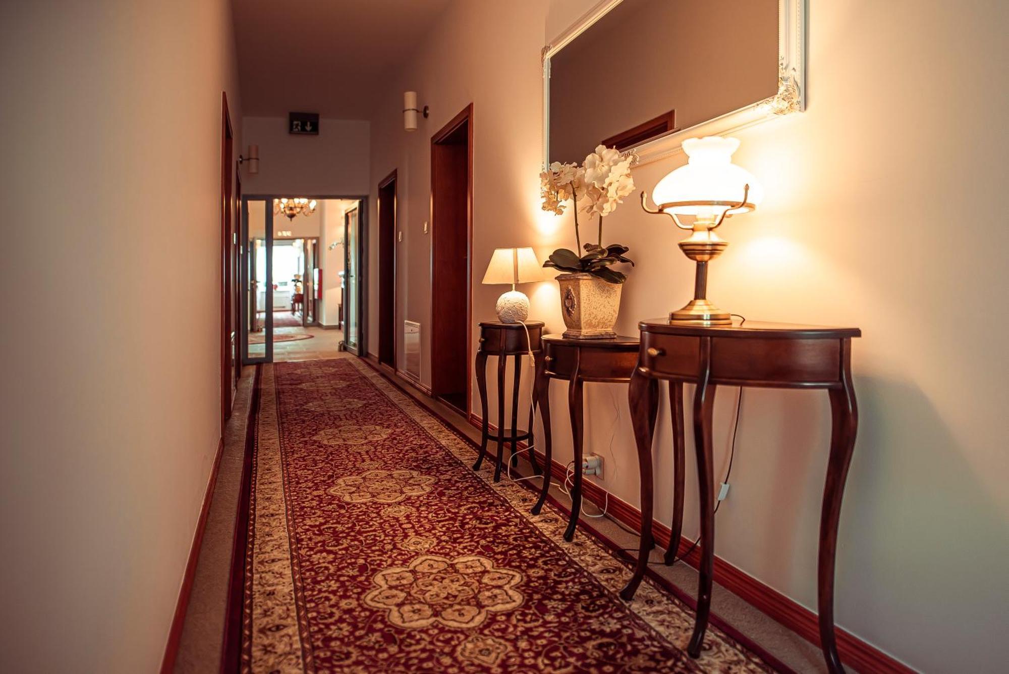 Hotel Maxim Kwidzyn Ngoại thất bức ảnh